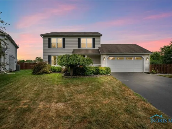 668 Little Creek Dr, Perrysburg, OH 43551