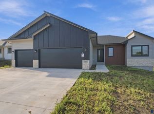 805 Sarah C St, Garretson, SD 57030