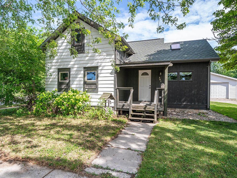 300 1st St, Menasha, WI 54952 Zillow