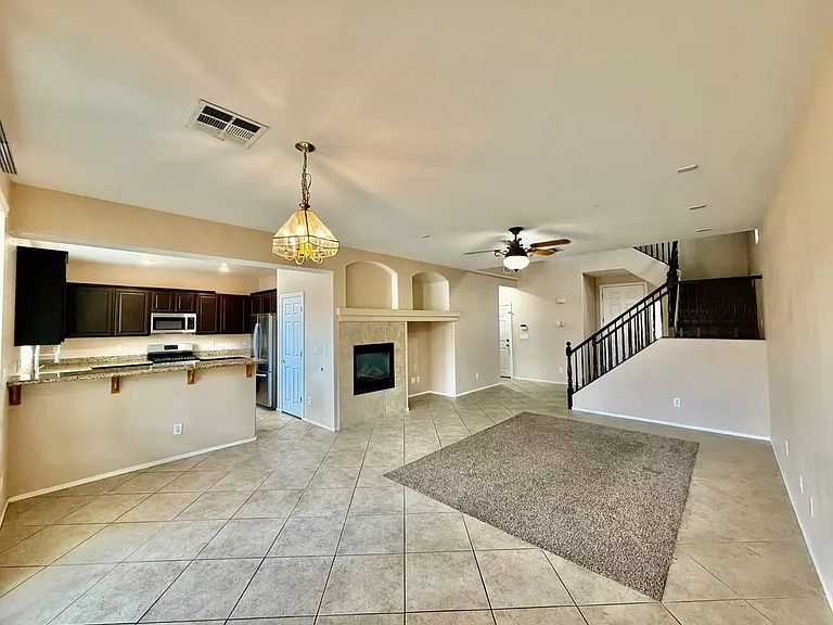 6068 Laughing Creek St — Photo 5