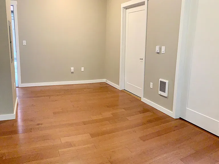 460 NE Simpson St #C — Photo 3