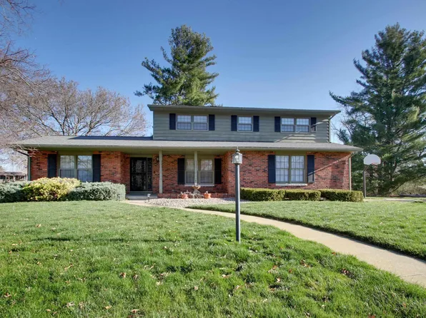 2439 Bradmoor Dr, Quincy, IL 62301