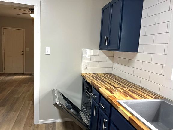 5th image of 509 E J St