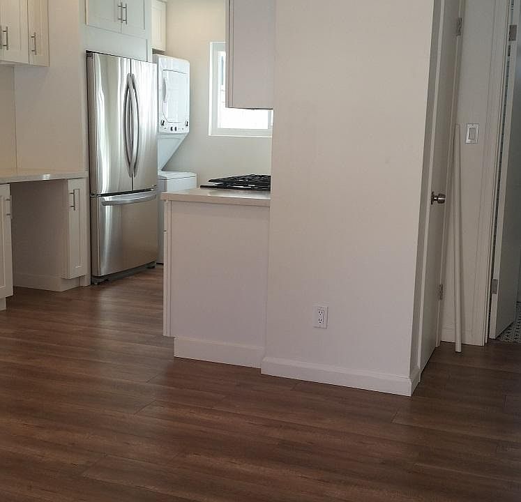 2nd image of 2526 W 18th St APT 2