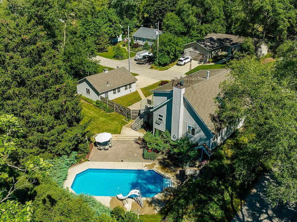 30004 Moccasin Dr, Burlington, WI 53105 MLS 1814434 Zillow