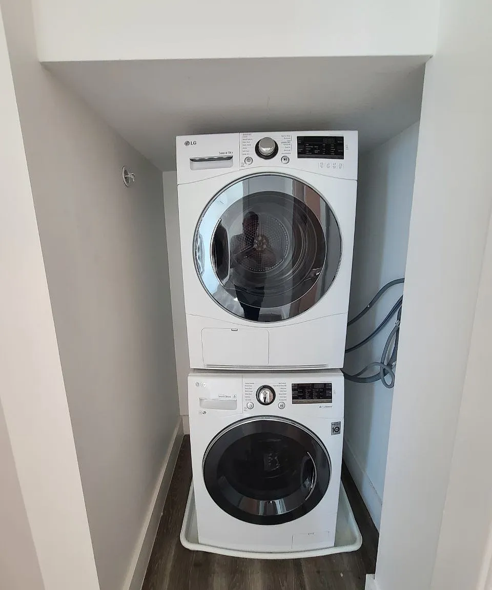 Studio, 500 sqft, $1,995 — Photo 3