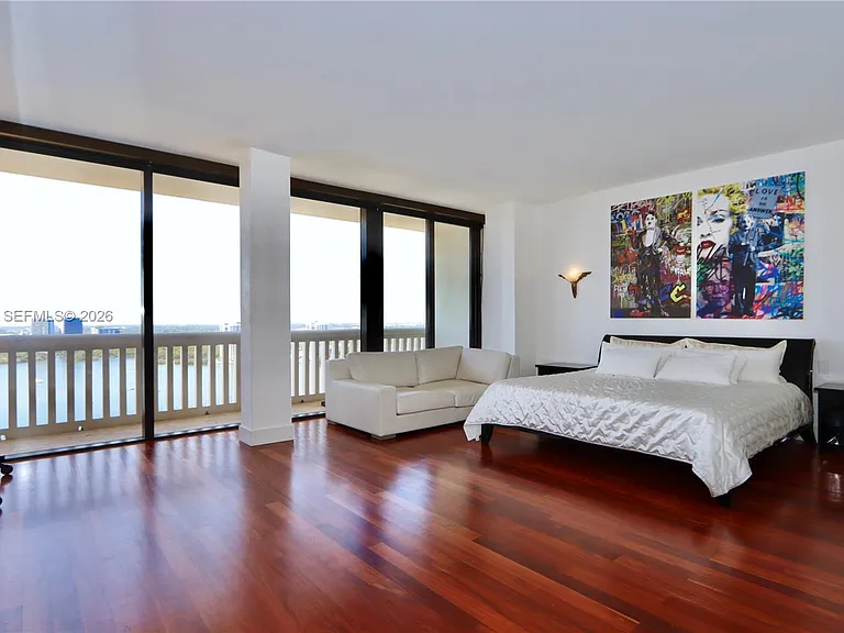 1000 Island Blvd #Penthouse 2 — Photo 14