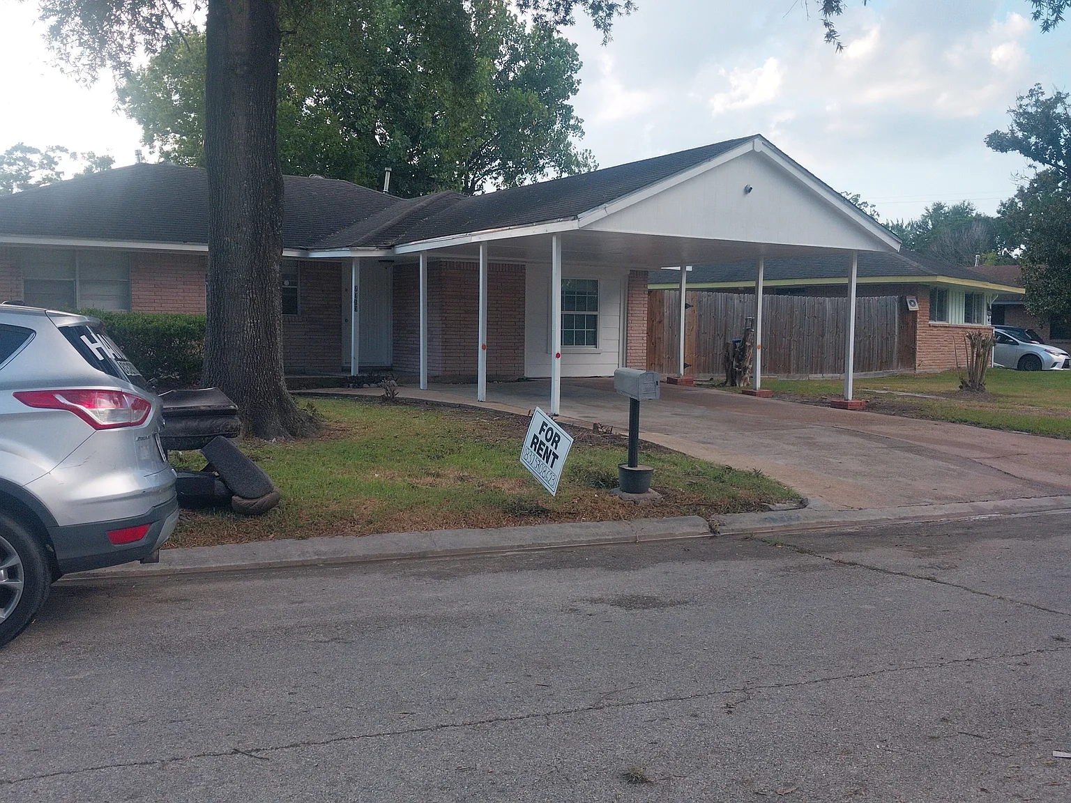 3 bed, 1360 sqft, $1,700 — Photo 1