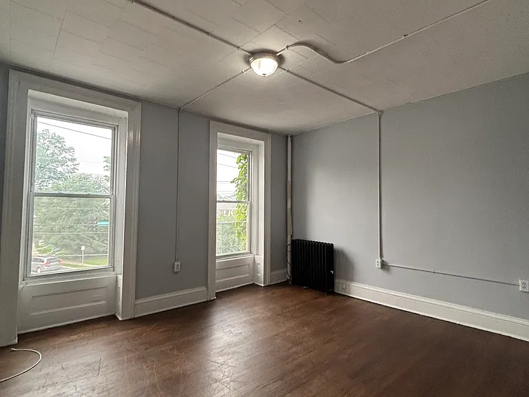 342 W Grand Ave #B — Photo 1