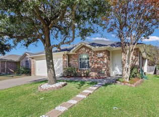 10425 Lake Brook Dr, Hurst, TX 76053