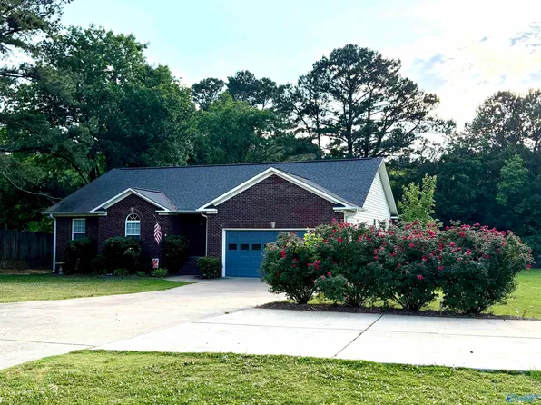 5998 Slasham Rd, Southside, AL 35907