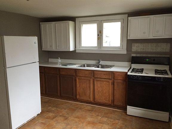 2nd image of 1700 S Walnut St