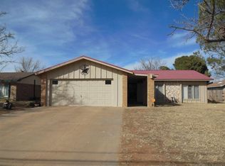 609 Cactus Dr, Levelland, TX 79336