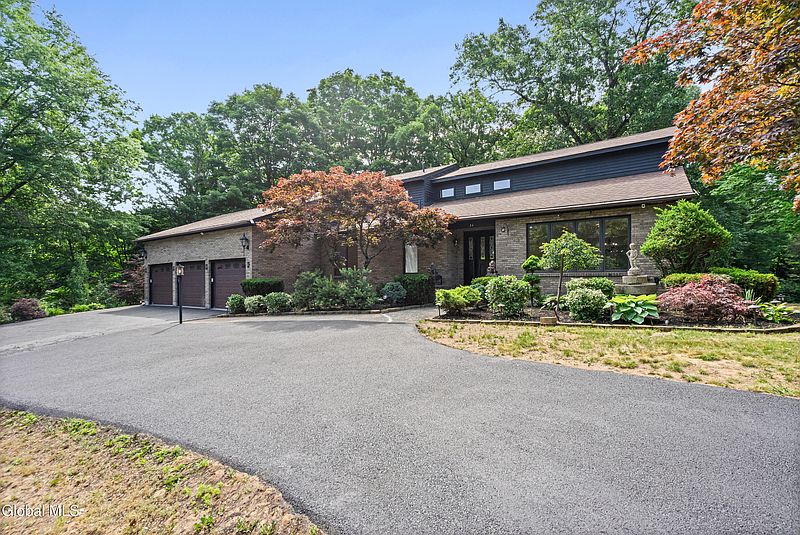 3rd image of 34 Oaktree Lane