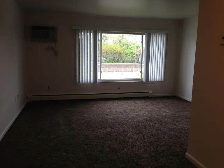 1500 E Ten Mile Rd — Photo 2