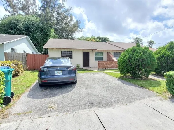 1350 NE 145th St, Miami, FL 33161