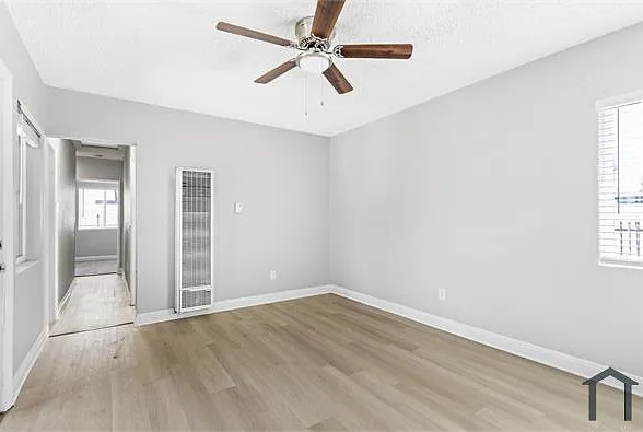 310 W Magnolia St #4 — Photo 3