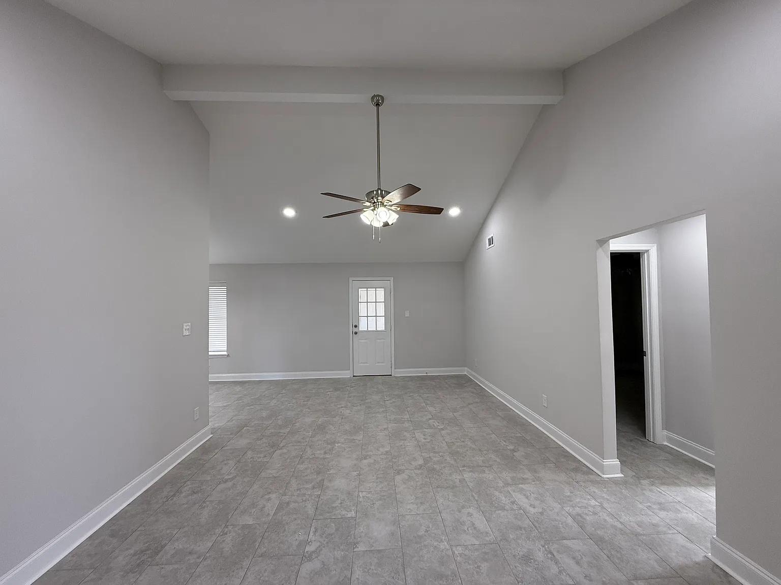 3 bed, 1600 sqft, $2,000 — Photo 3