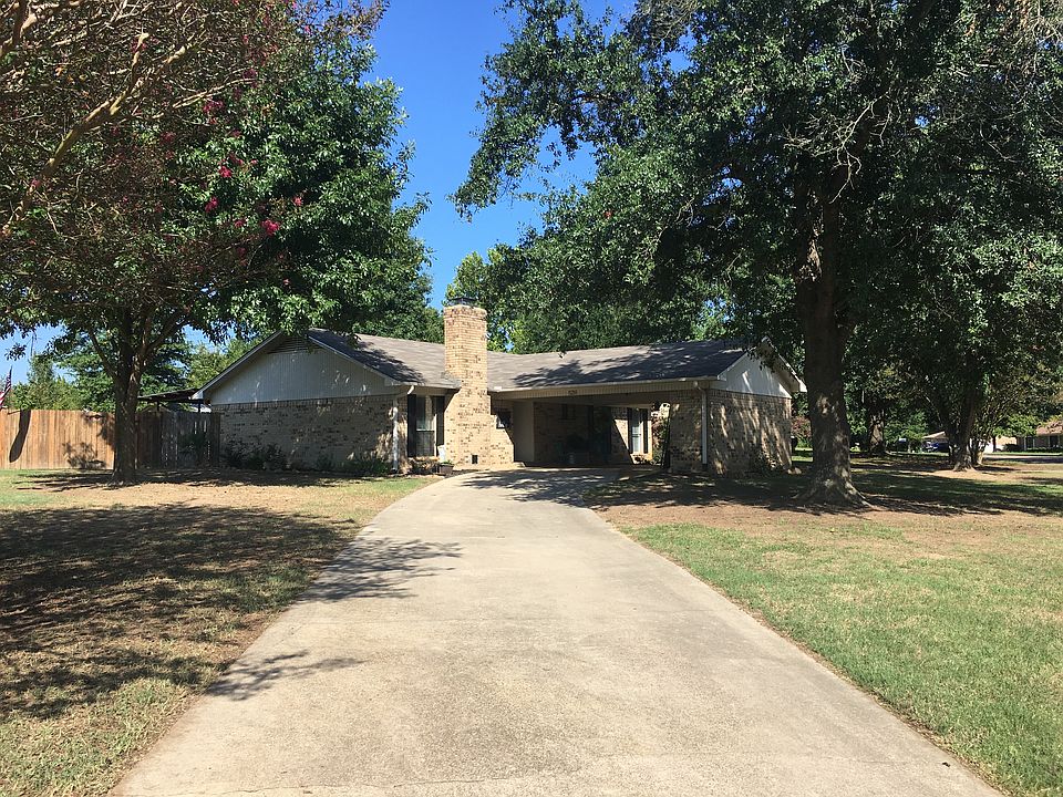 1st image of 526 Park Ln