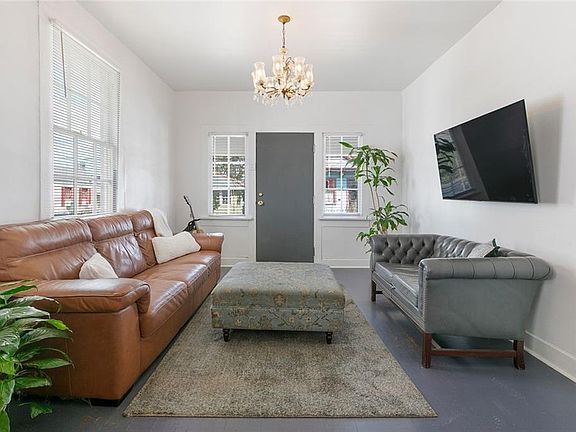 3rd image of 2118-20 Onzaga St