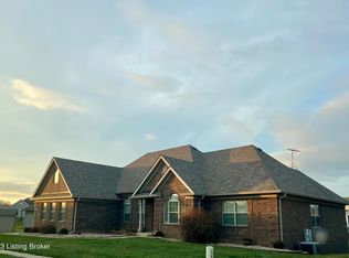 303 Castleton Ct, Vine Grove, KY 40175