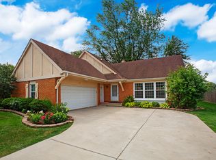 1155 Thompson Blvd, Buffalo Grove, IL 60089