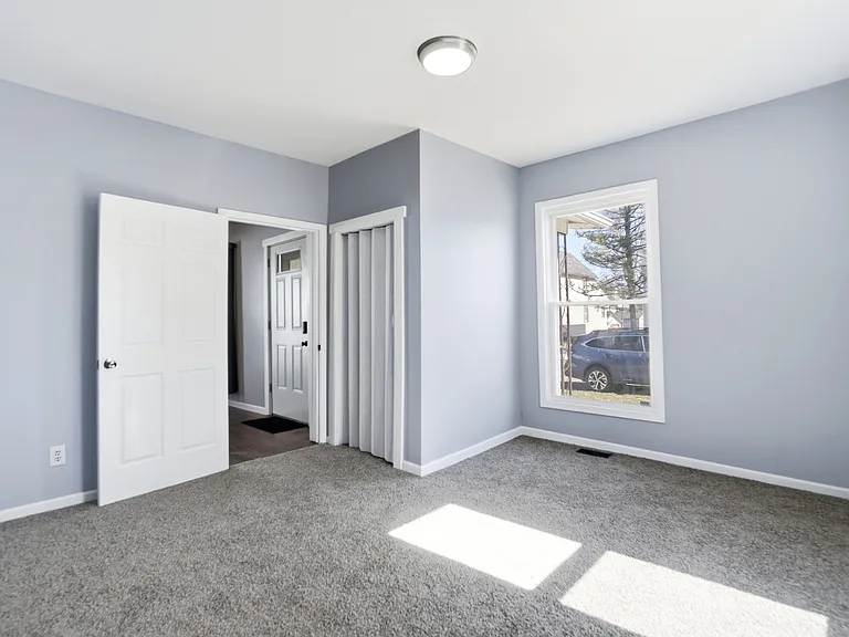 516 S Madriver St — Photo 18