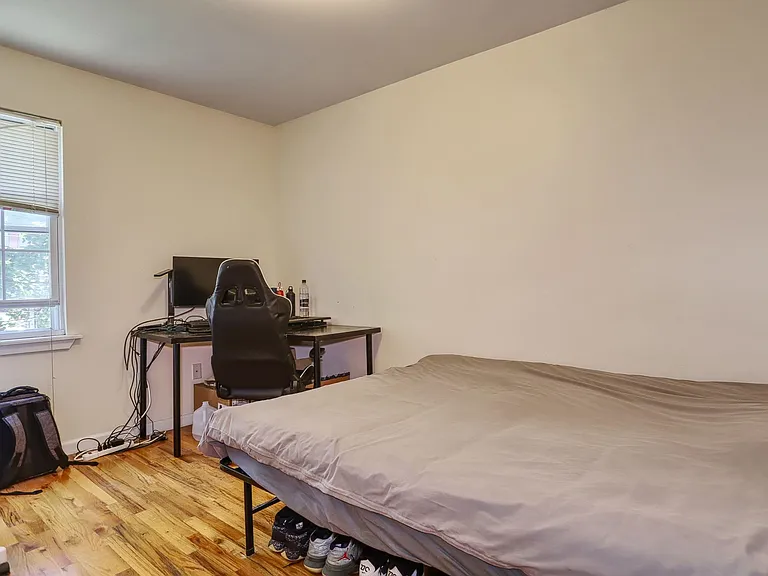 210 New York Ave #2 — Photo 8