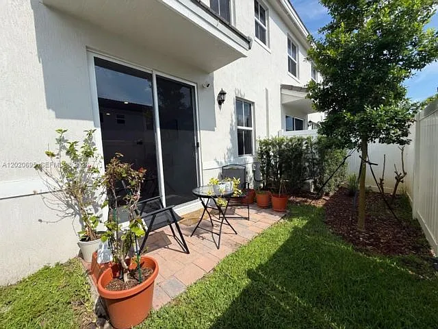 217 SW 170th Ave — Photo 4