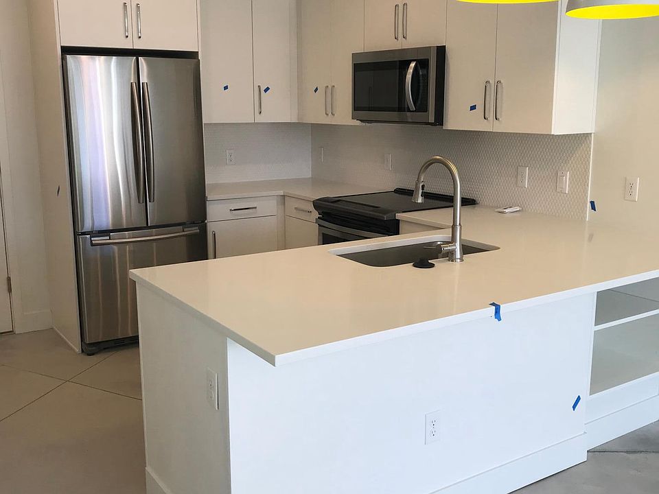 Kitchen - Quartz countertops!