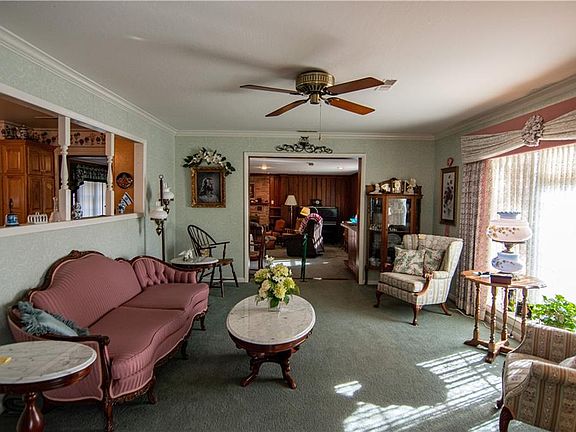 3rd image of 111 N Edgewood Dr