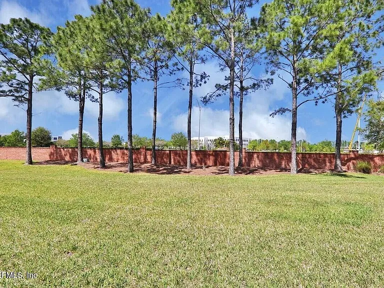 11225 N Castlemain Cir — Photo 29