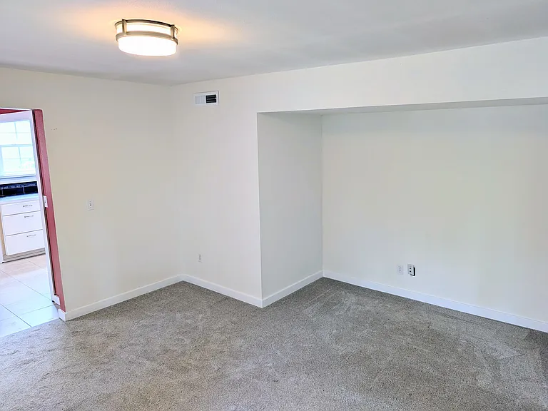 7911 N Woolsey Ave — Photo 4