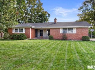 320 W Main St, Rochester, IL 62563