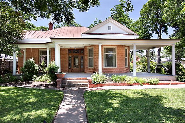 1st image of 408 N Llano St