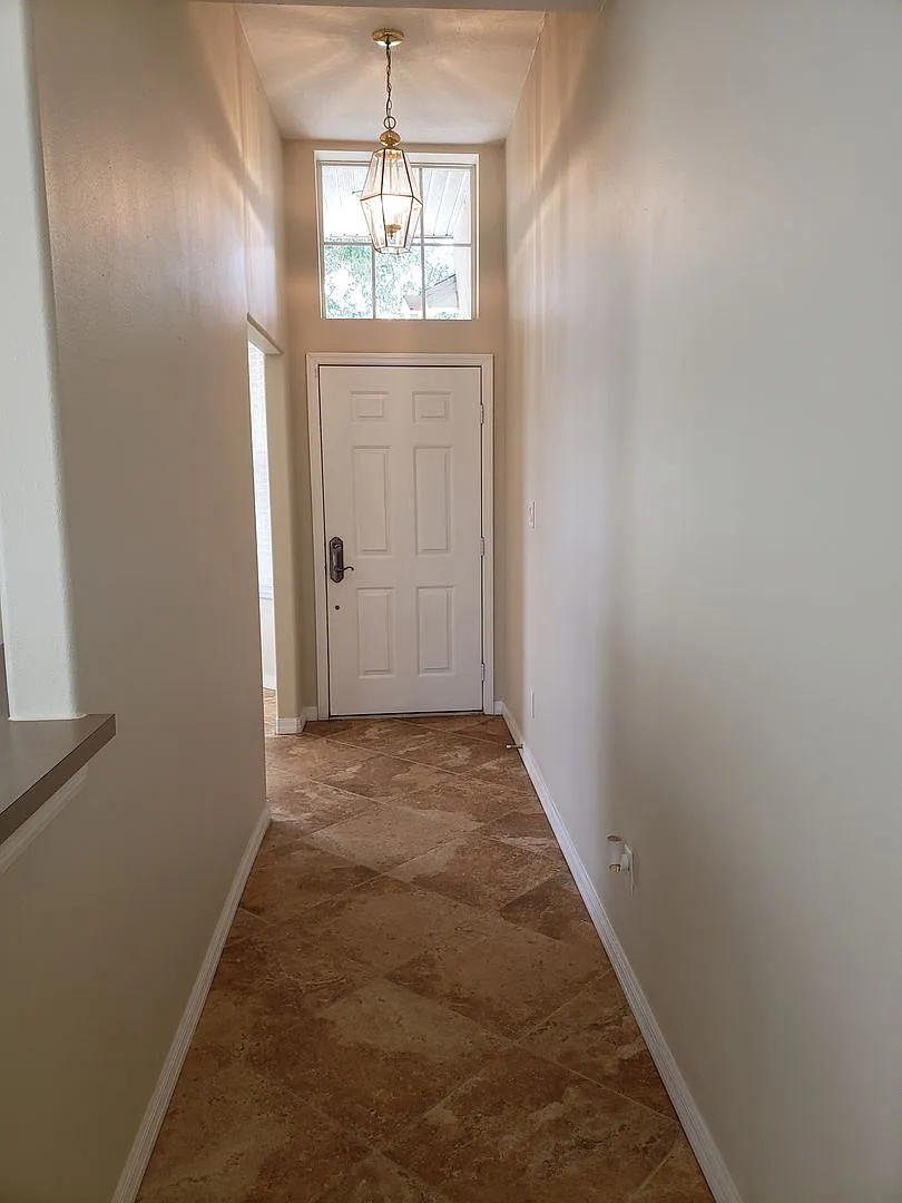 Cute 3 Bedroom 2 Bath House in Andover Point — Photo 4