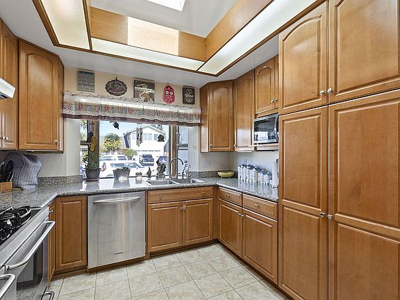 2nd image of 1737 Tamarin Ave