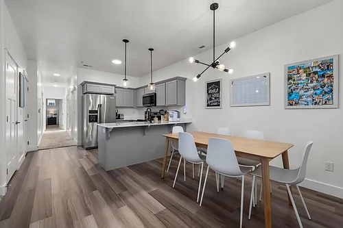 319 W 435 N Photo 1