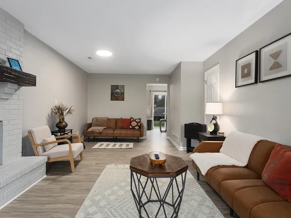 (undisclosed Address), Blue Springs, MO 64014