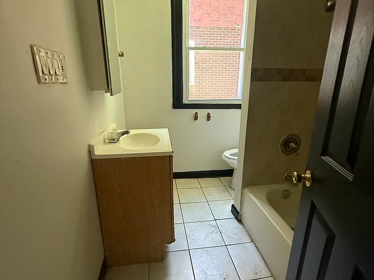 43 Treacy Ave #1-A — Photo 4