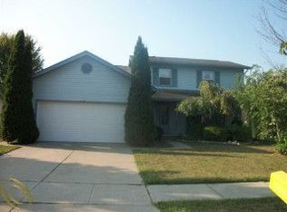 35716 Rockingham Dr, New Baltimore, MI 48047