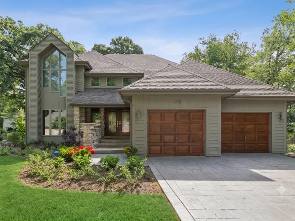 304 Apple River Dr, Naperville, IL 60565