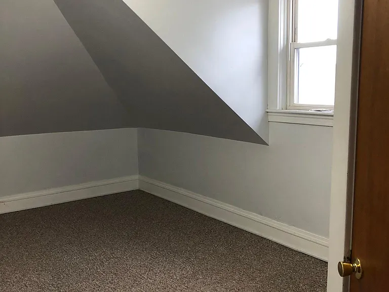 Small bedroom or office/computer room