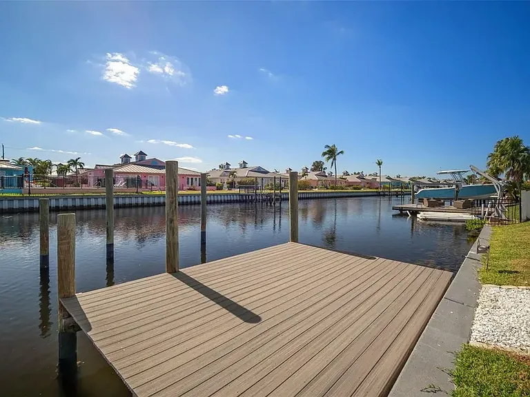 910 Spindle Palm Way — Photo 4