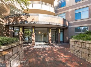7111 Woodmont Ave APT 502, Bethesda, MD 20815
