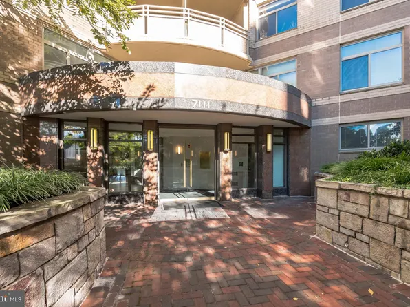 7111 Woodmont Ave APT 502, Bethesda, MD 20815