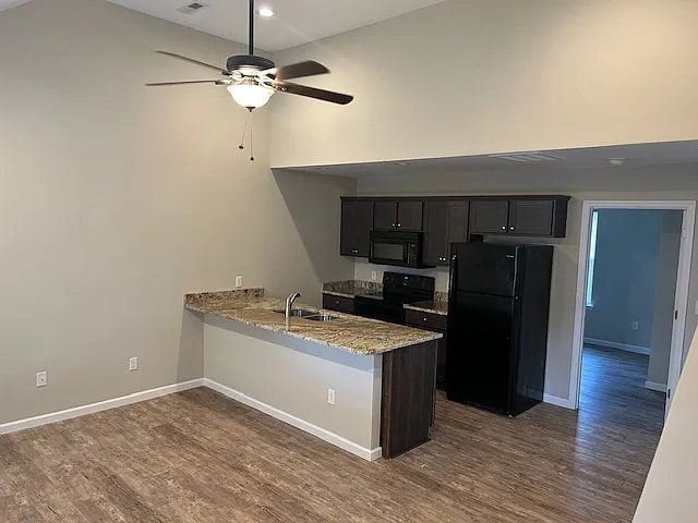 Kitchen/ Dining area