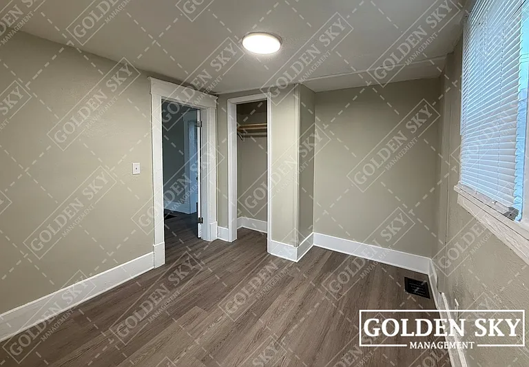 1224 E Main St #4 — Photo 5