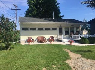 1230 N Shore Dr, Crystal, MI 48818