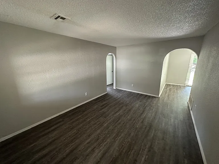 605 Lloyd Ave — Photo 16